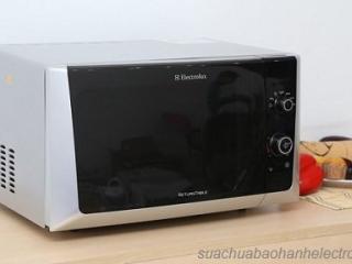 Trung tâm sửa lò vi sóng Electrolux tại nhà Hà Nội
