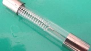 Sửa lò vi sóng bị hỏng cầu chì