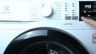 Chức năng khóa trẻ em trên máy Electrolux mà cha mẹ nào cũng nên biết
