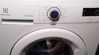 Máy giặt Electrolux lỗi E30, C3 hoặc kêu bíp bíp bíp thì phải làm sao?